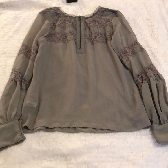Beautiful gray Buffalo blouse - Picture 4 of 4